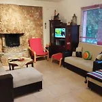 Melpo Villa Likodhromion