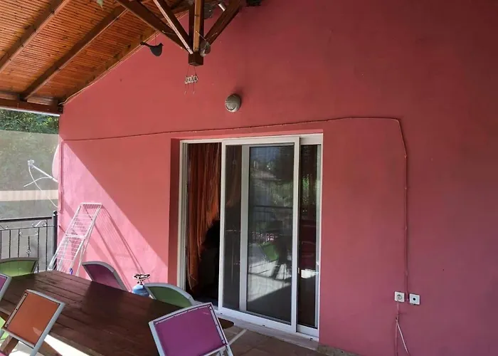 Melpo Λυκοδρόμιο